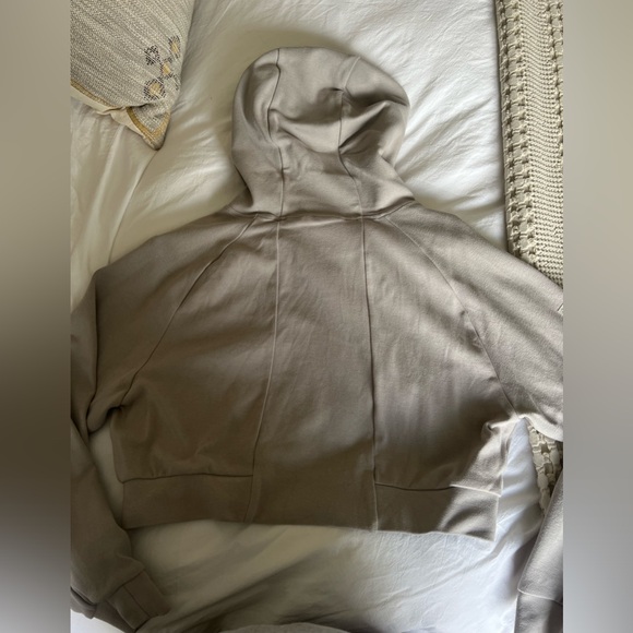 Alphalete hoodie - Picture 2 of 3